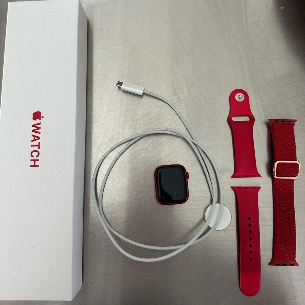 (RED) Apple Watch Series 8